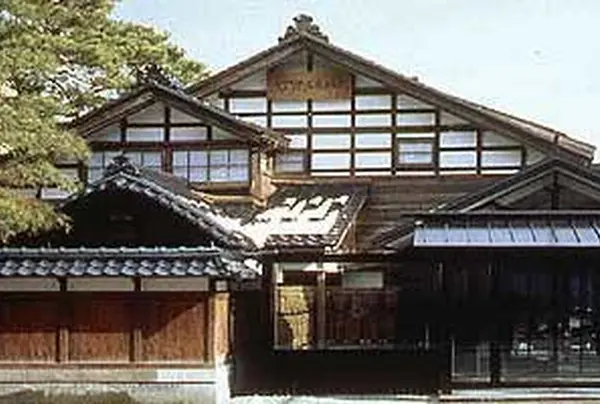 大樋美術館十代大樋長左衛門窯