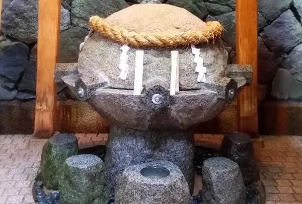 狭井神社  (さいじんじゃ)