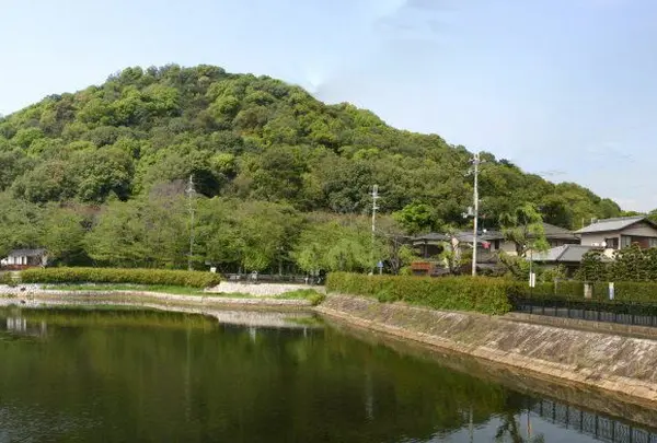 大和三山②耳成山（みみなしやま）