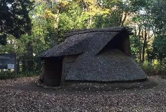 竪穴式住居