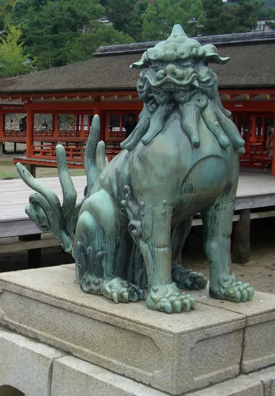 青い狛犬