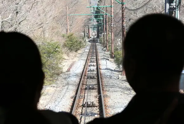 真っ直ぐに伸びる線路