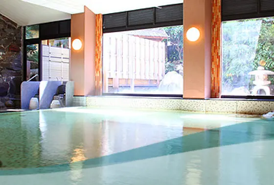 飲泉もあり。♨️初めて飲みました。伊東でも唯一飲泉あり。からだにいい感じです。