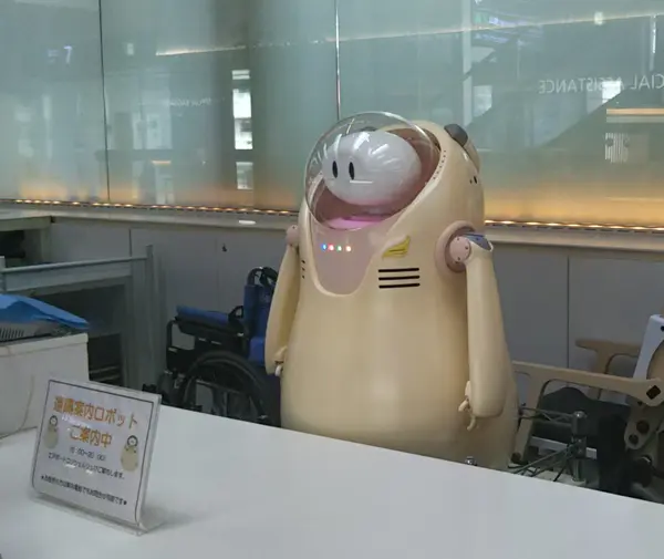 遠隔案内ロボット