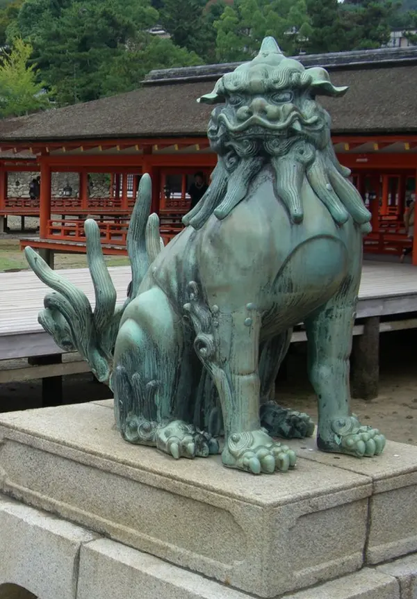 青い狛犬