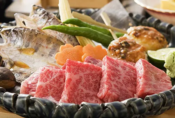 美味しい飛騨牛料理に舌鼓