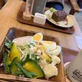 カフェ木と本の写真_712169