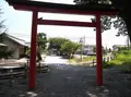 境内を鉄道が横切る神社の写真_127077