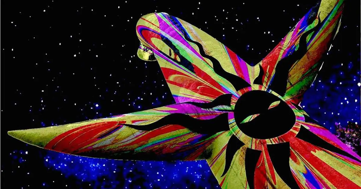 太陽の塔に映し出される「永遠の万華鏡」必見！幻想的で美しい光の世界