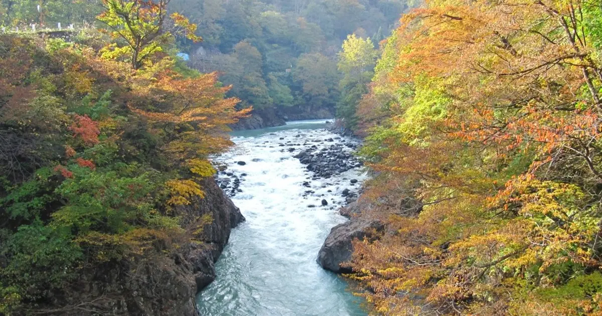 秋山郷 最後の秘境「秋山郷」に秋の彩を見に行こう♪(新潟編) | Holiday