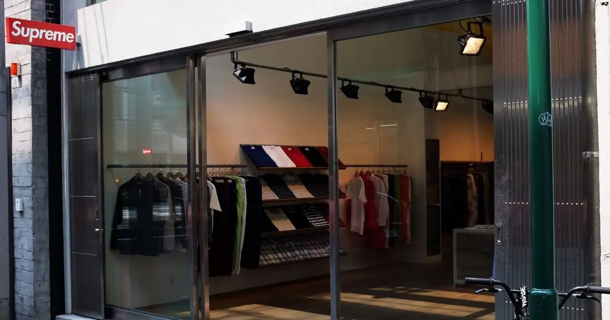 Supreme 大阪店へ行くなら！おすすめの過ごし方や周辺情報をチェック 