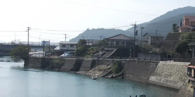 あの国民的な映画のロケ地にもなった油津を知らないなんて…