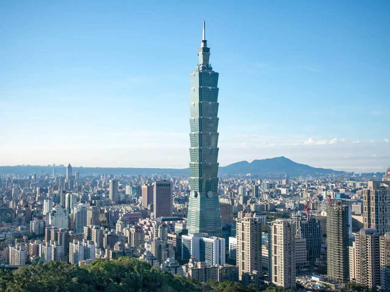 台北101】 高速エレベーターで89階展望台へ！眺望と食事も楽しめる台北