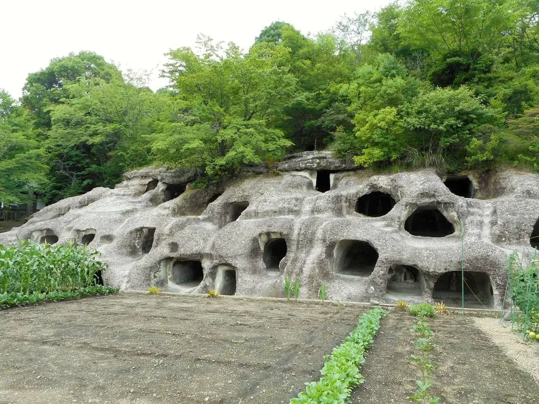 長岡百穴古墳