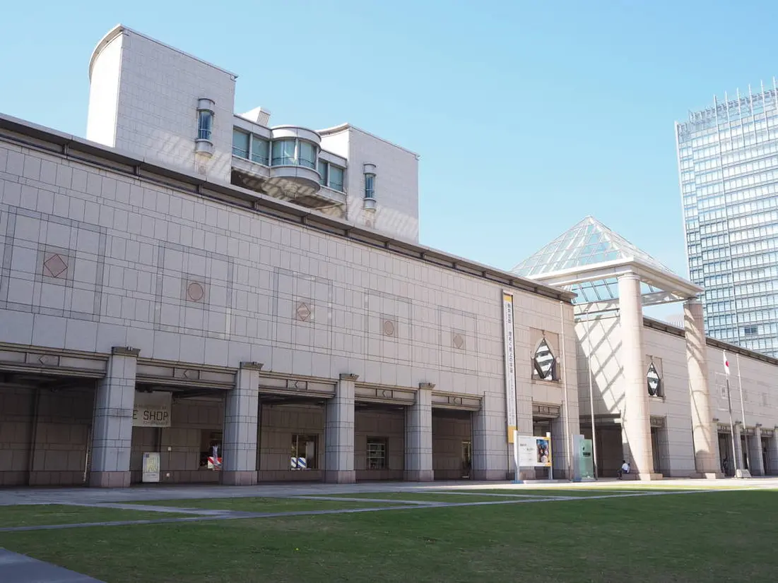 横浜美術館