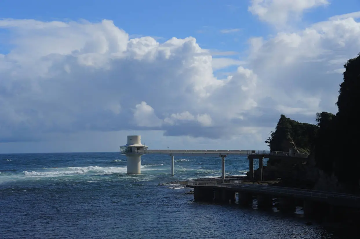 勝浦海中展望塔
