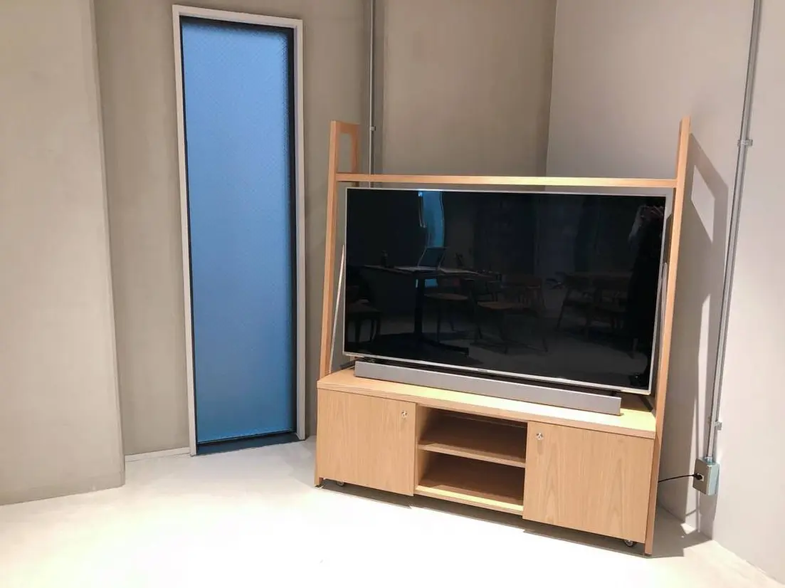 Library & Lounge テレビ