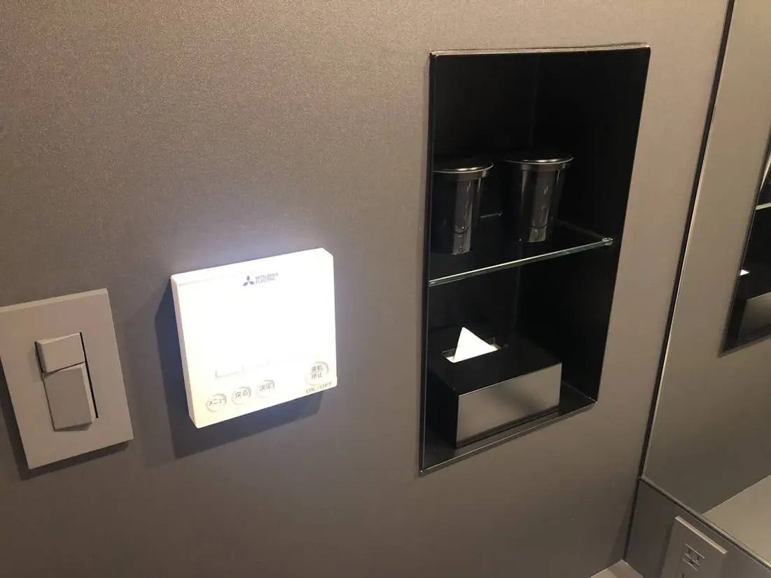 コップとティッシュ