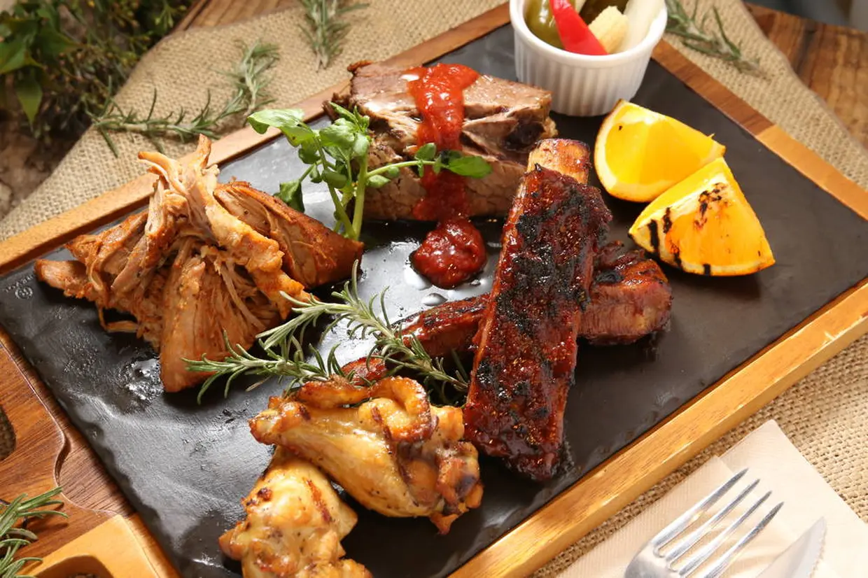 PITMANS BBQ PLATE