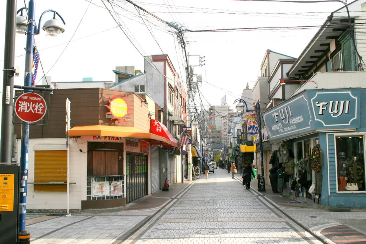 どぶ板通り商店街