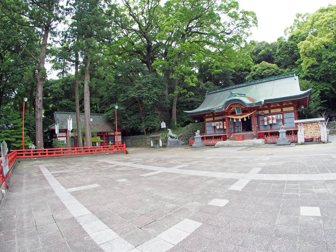 別府温泉の総鎮守「八幡朝見神社」