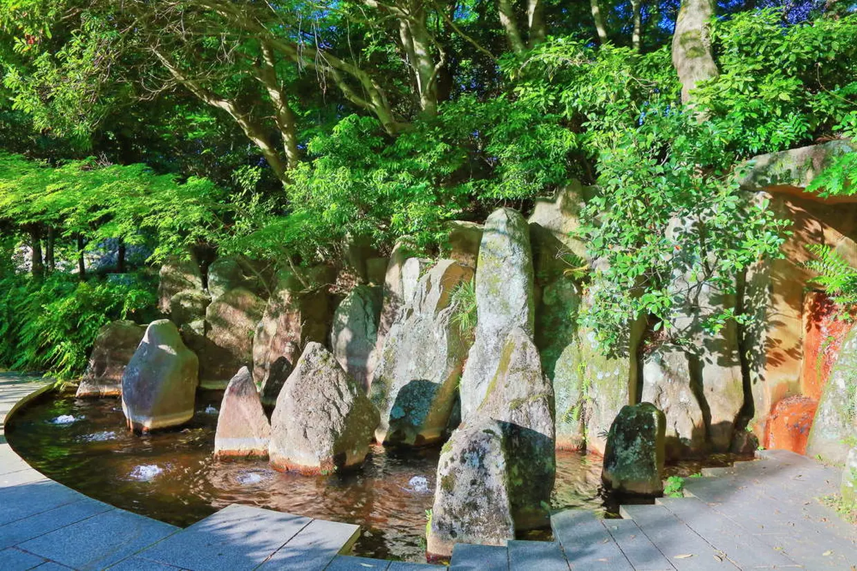 炭酸泉源広場