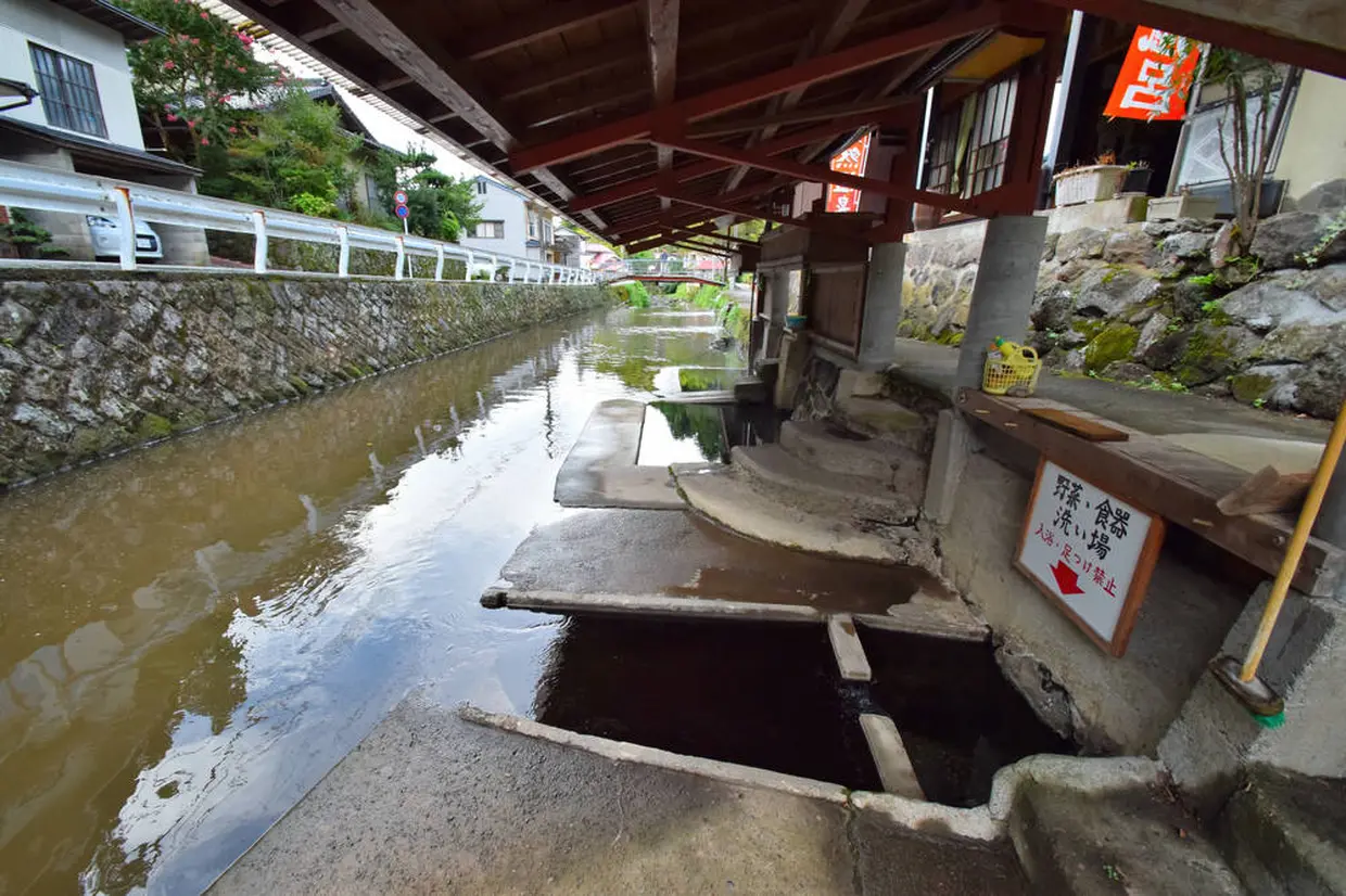 満願寺温泉 川湯