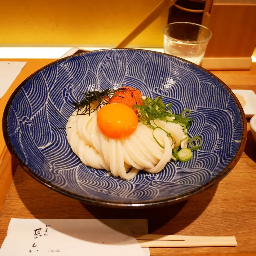 切麦や甚六の冷たいぶっかけうどん