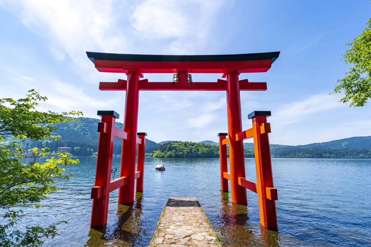 箱根神社（九頭龍神社）・平和の鳥居