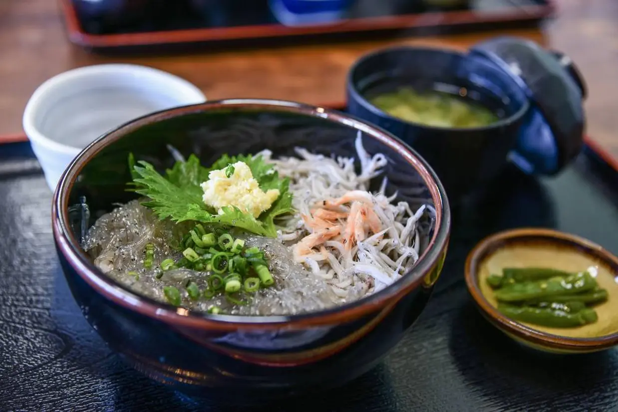 しらす丼　イメージ
