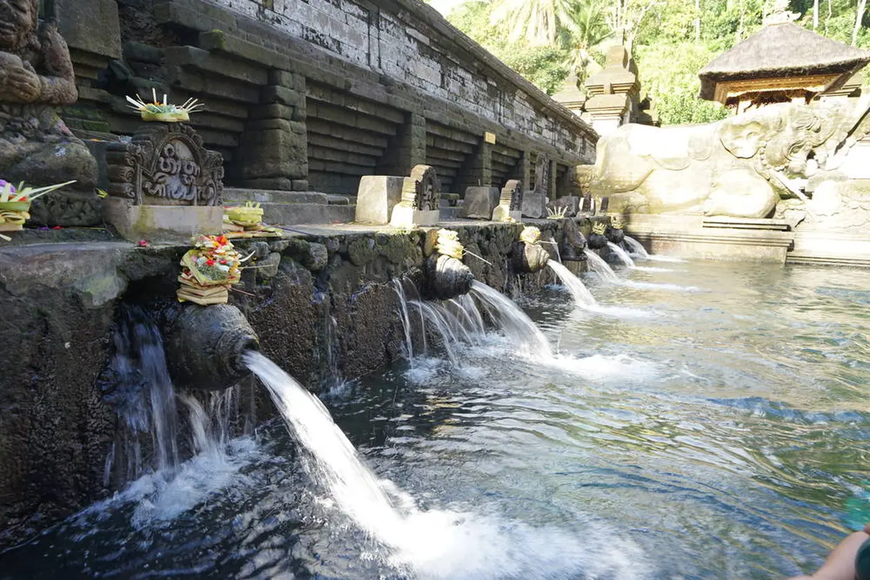 ティルタ・ウンプル寺院