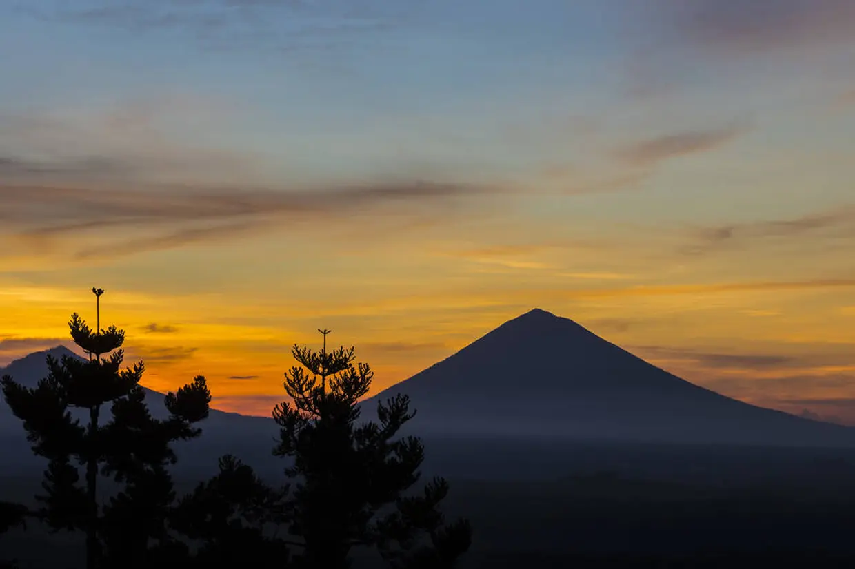 アグン山