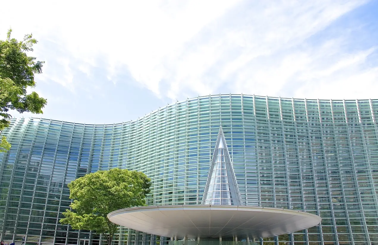 国立新美術館