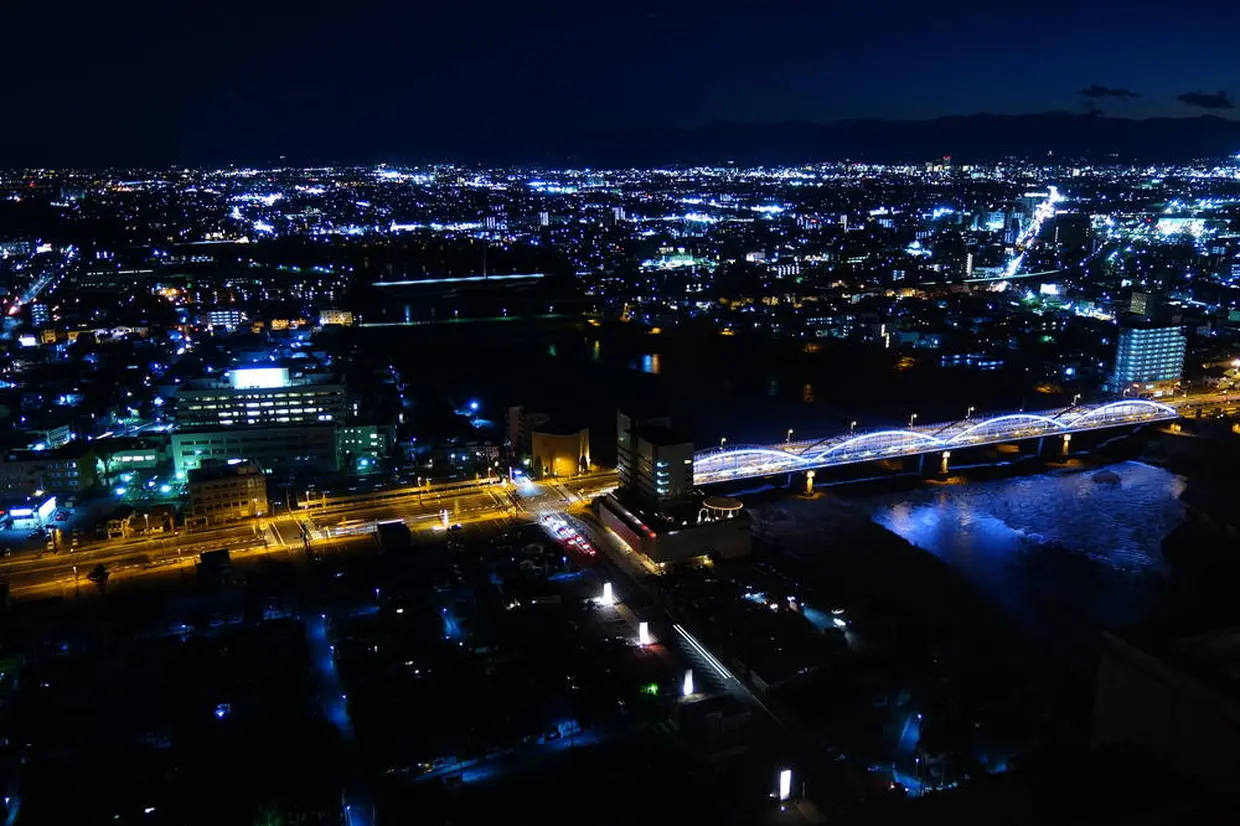 群馬県庁 展望ホール　夜景