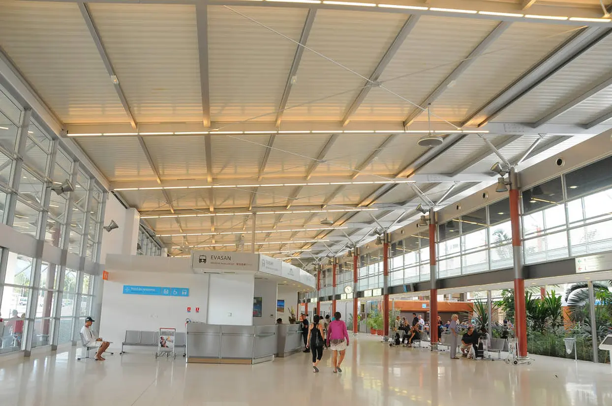 ヌメア国際空港
