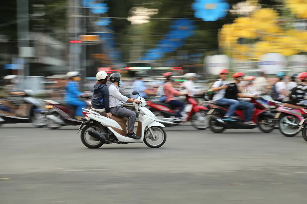 ベトナム　バイクタクシー