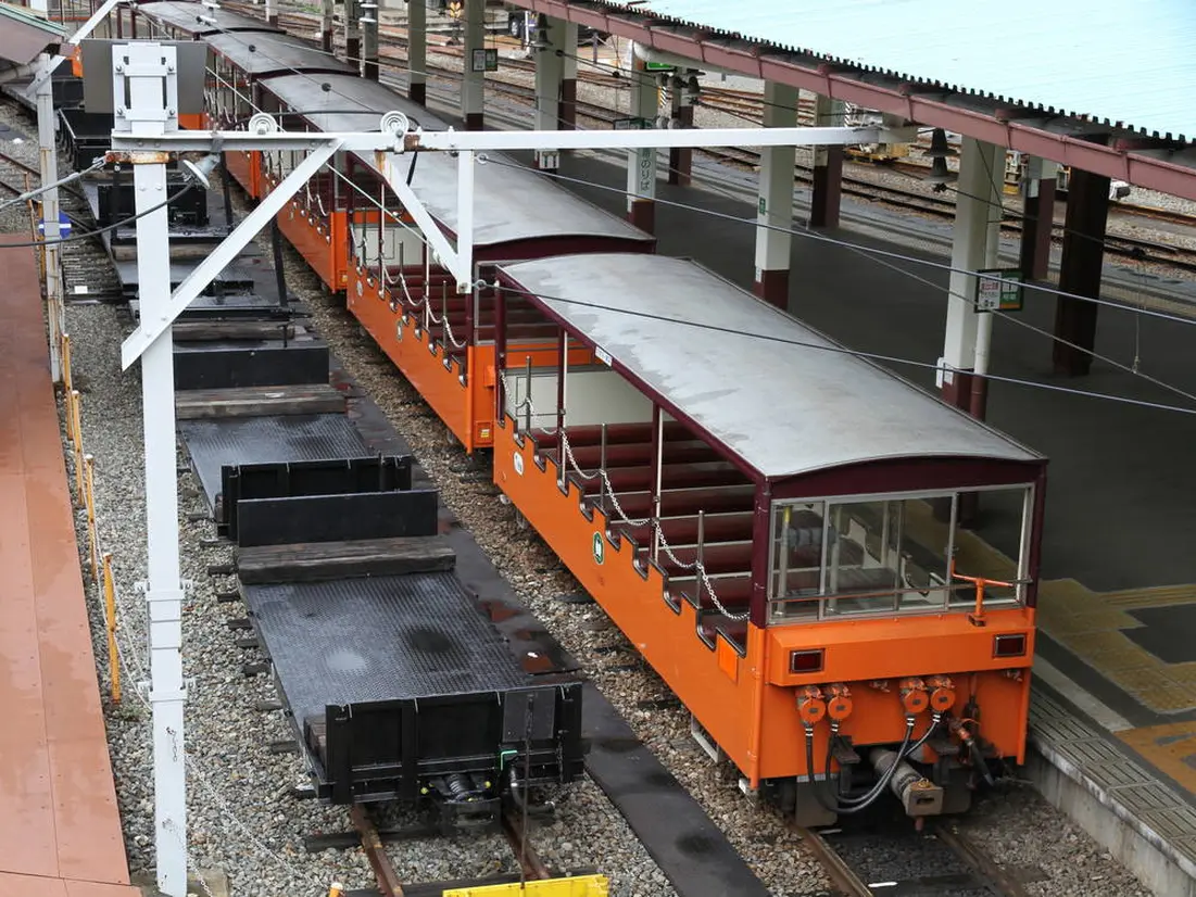 トロッコ電車