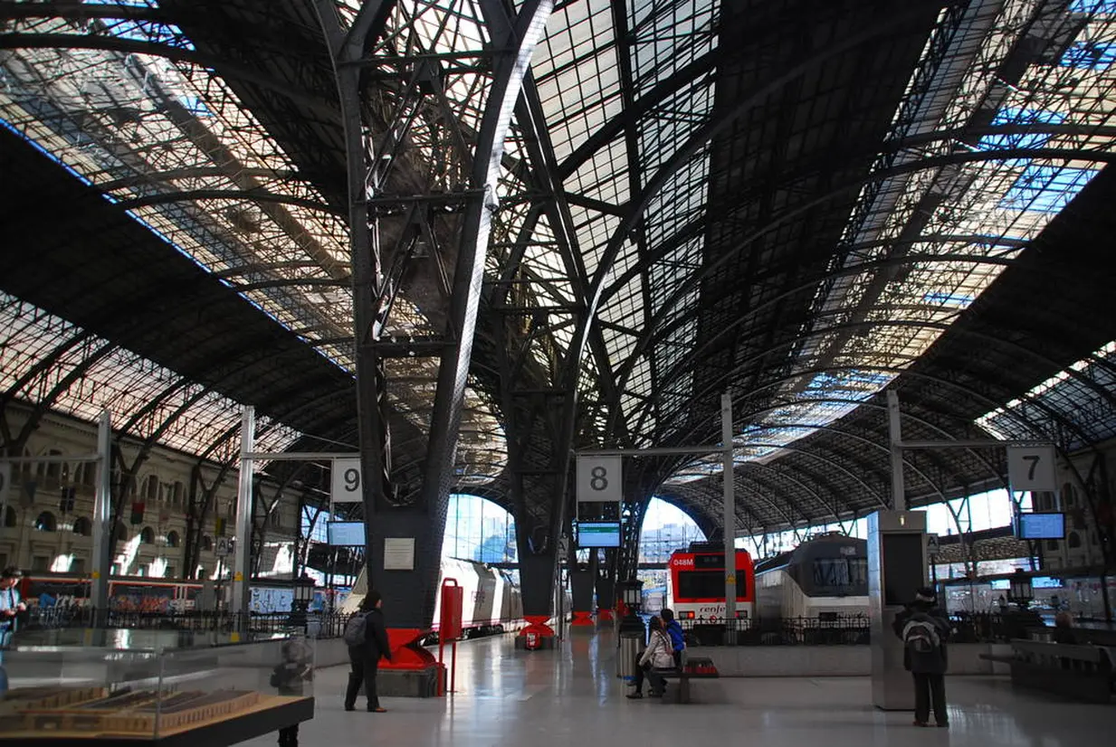 フランス　駅構内
