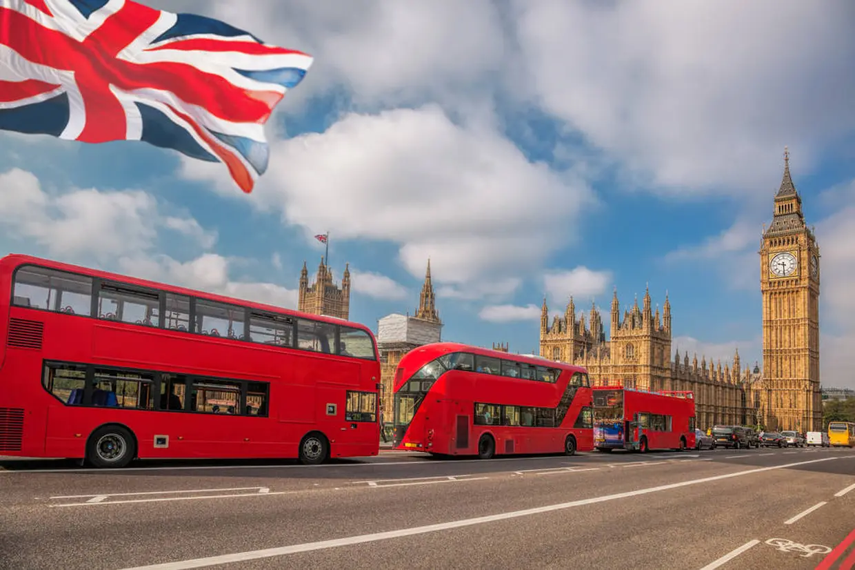 ロンドンの赤い2階建てのバス