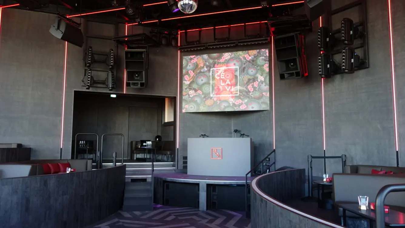 CÉ LA VI CLUB LOUNGE