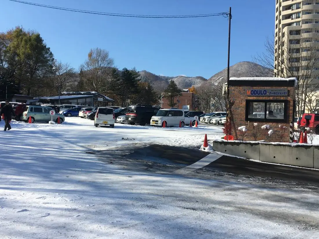 第一駐車場（西門近く）