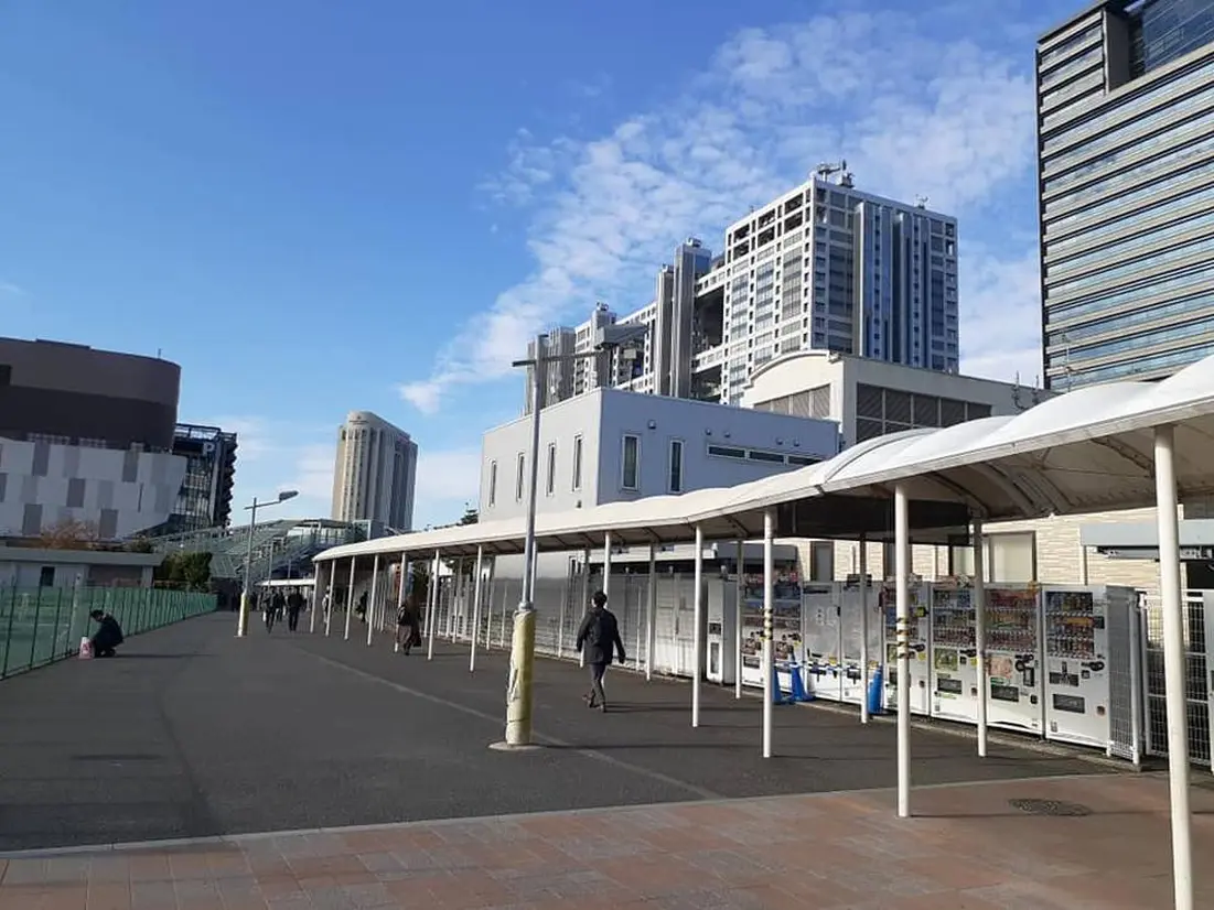 東京テレポート駅からみえるフジテレビ