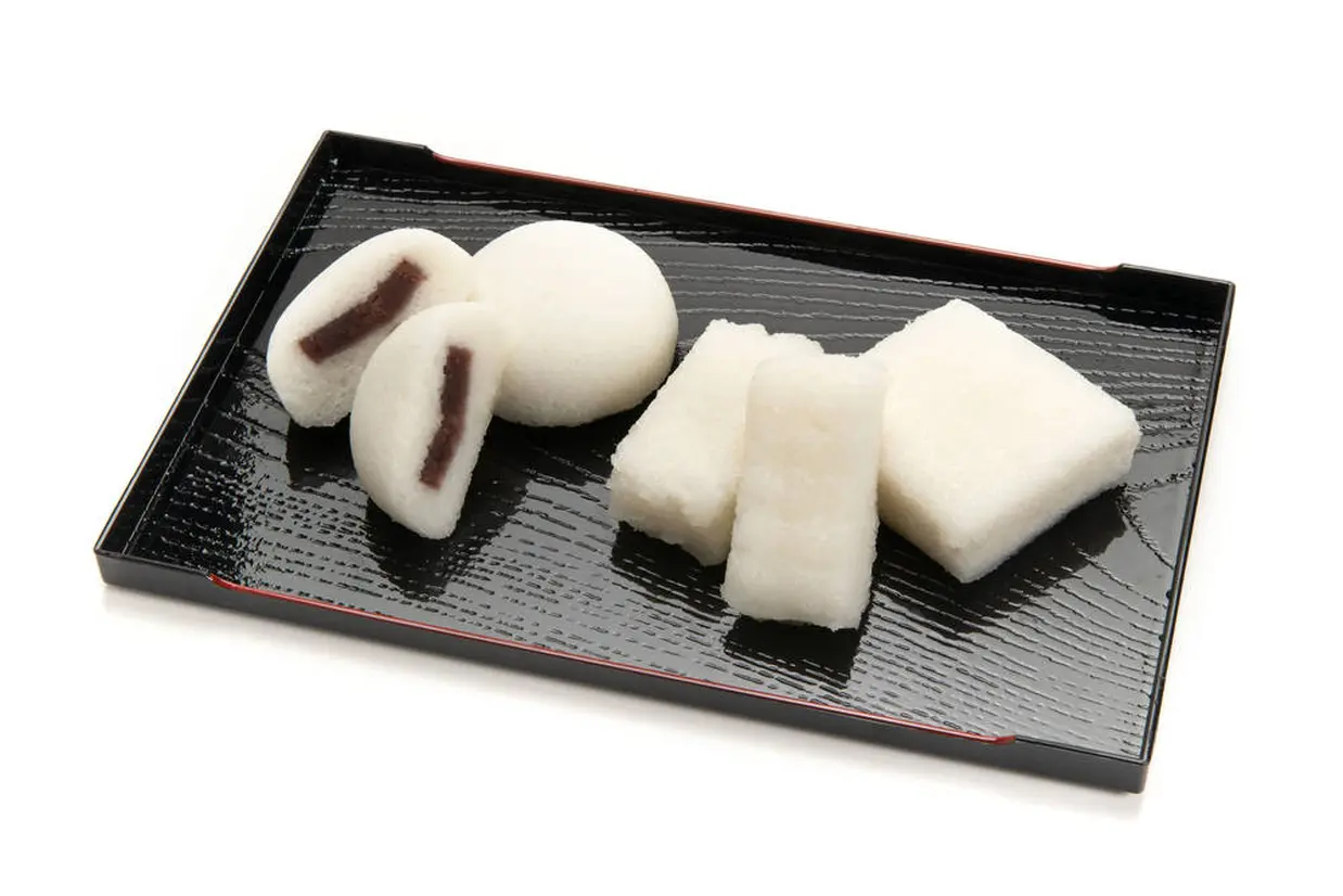 かるかん（右）とかるかん饅頭（左）　イメージ