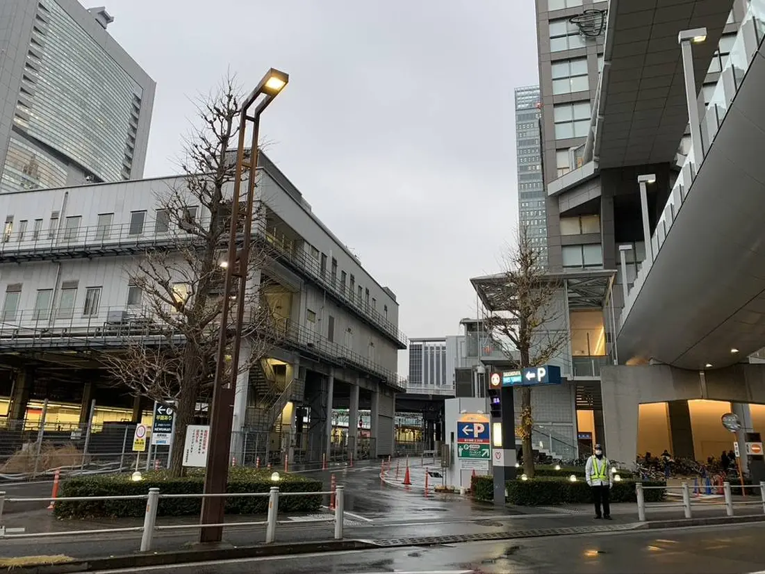 JR新宿ミライナタワー駐車場