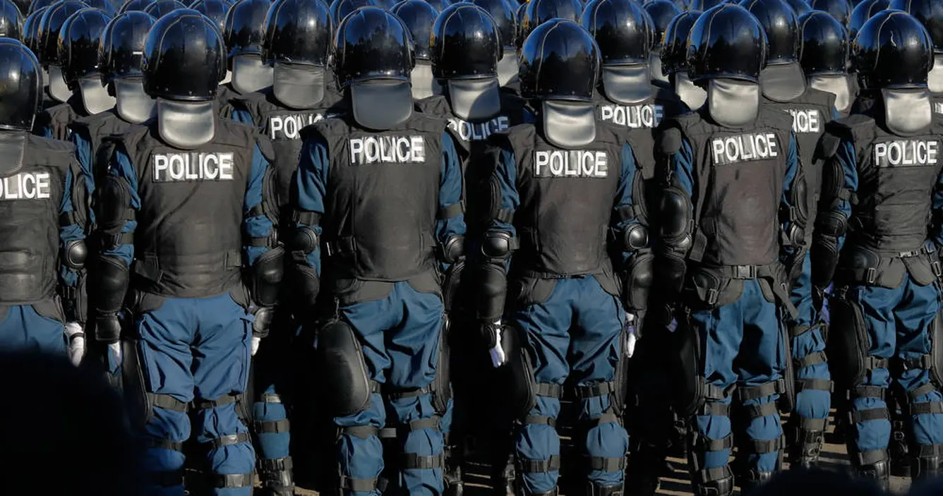 警察