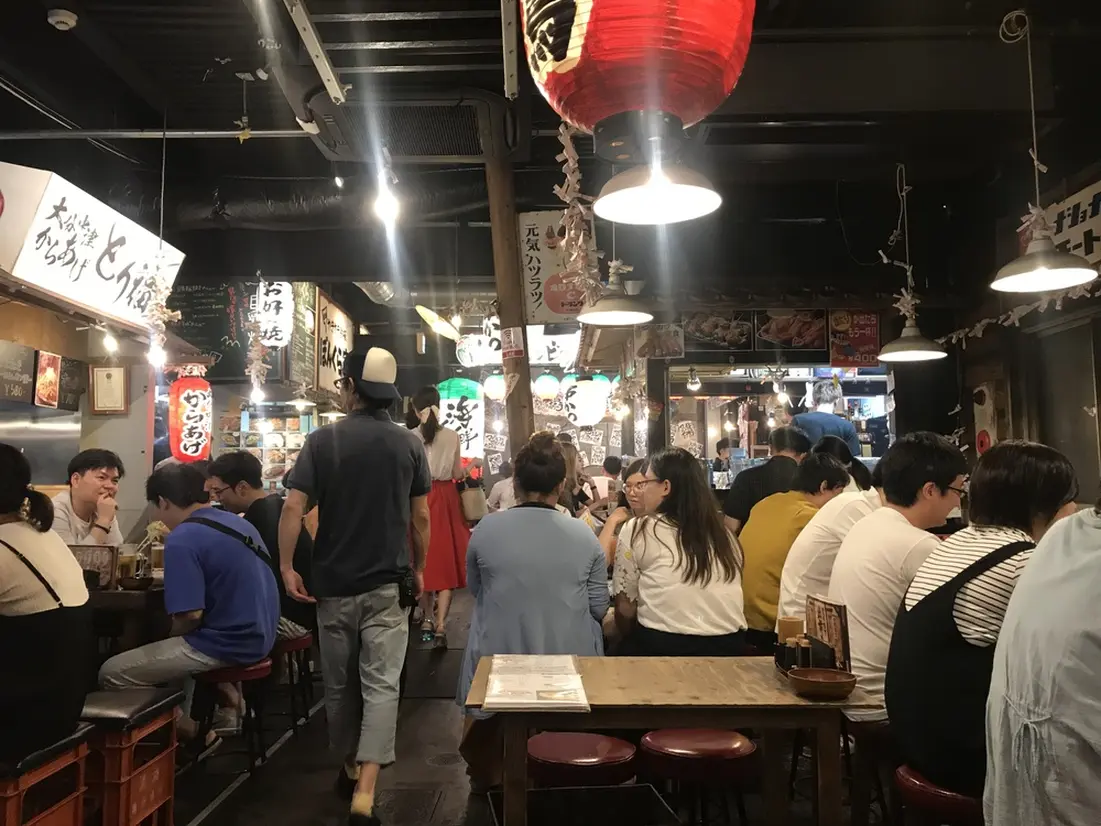 賑わう横丁