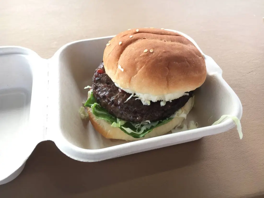 ダチョウのハンバーガー