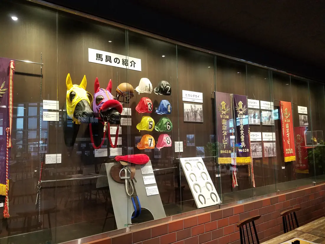 レストラン「STAR LIGHT」に展示されている馬具