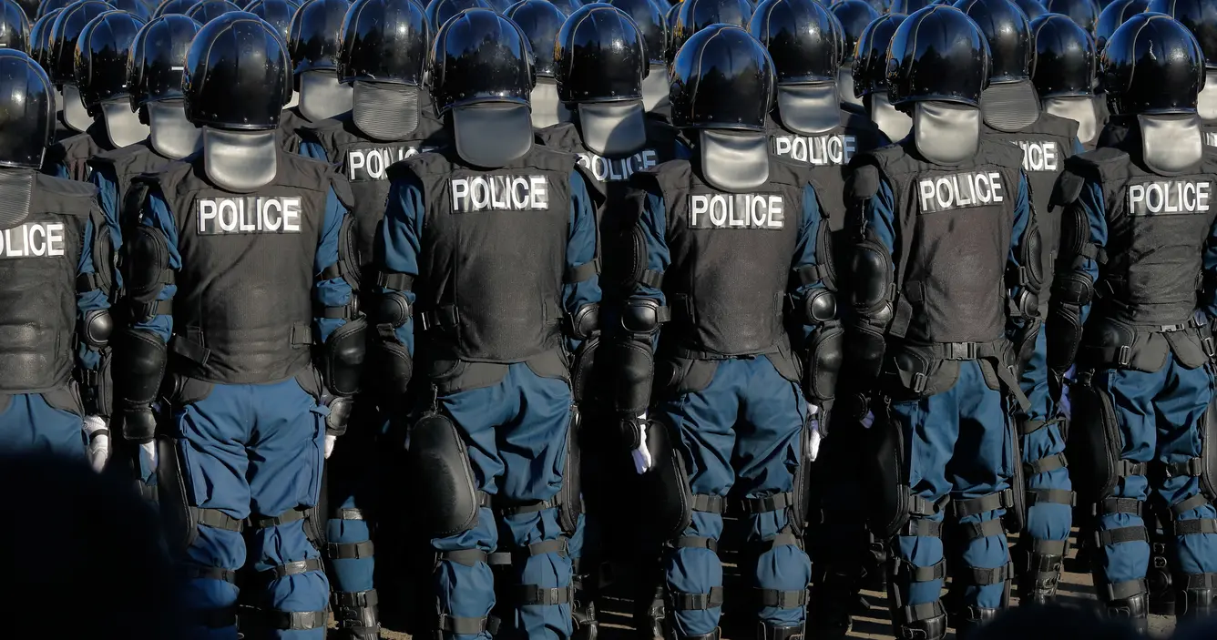 警察