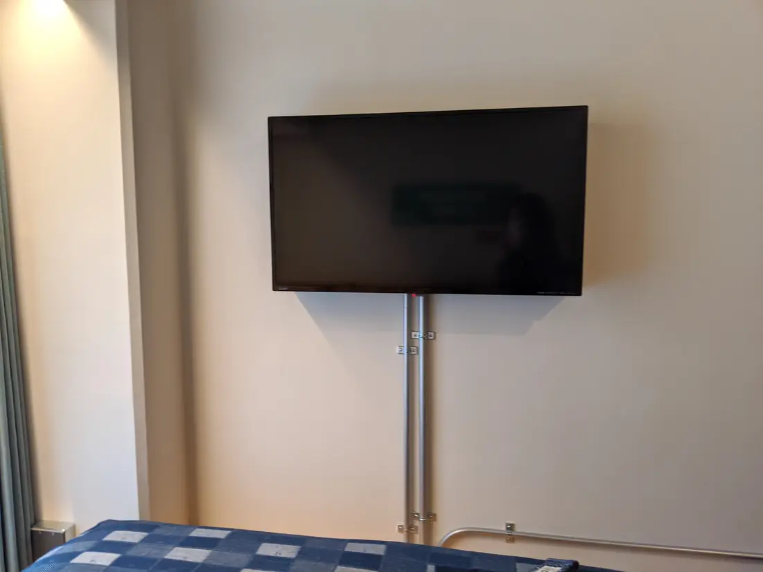 壁掛けテレビ